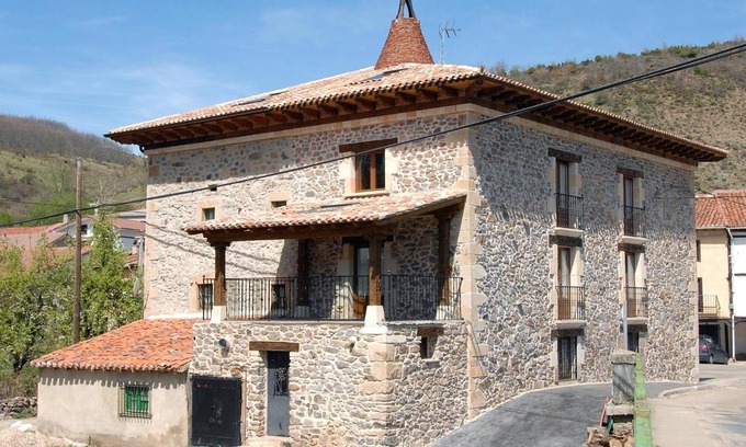 Barbadillo del Pez House | Country House 'El Mirador Del Pedroso' with Mountain View, Private Terrace and Wi-Fi