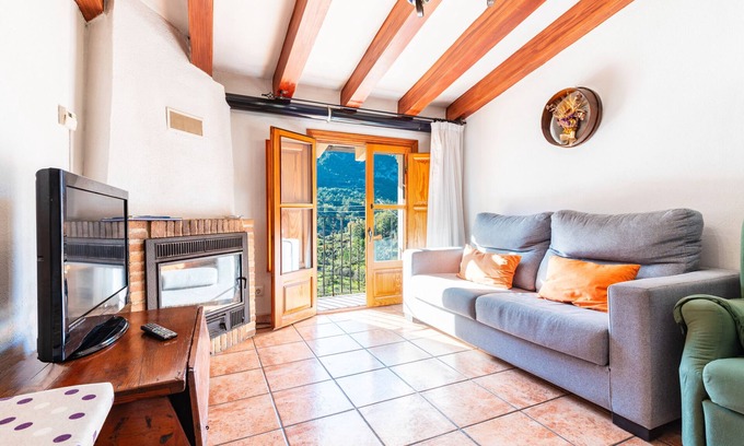 La Pobla de Benifassa House | Country House 'Manolita 2' with Mountain View, Balcony and Wi-Fi