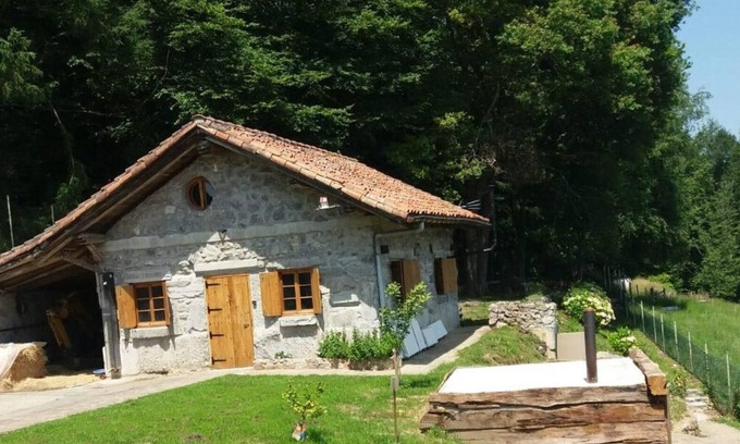 Larraul House | Country House 'Agerre Berriko Borda' with Mountain View and Private Garden