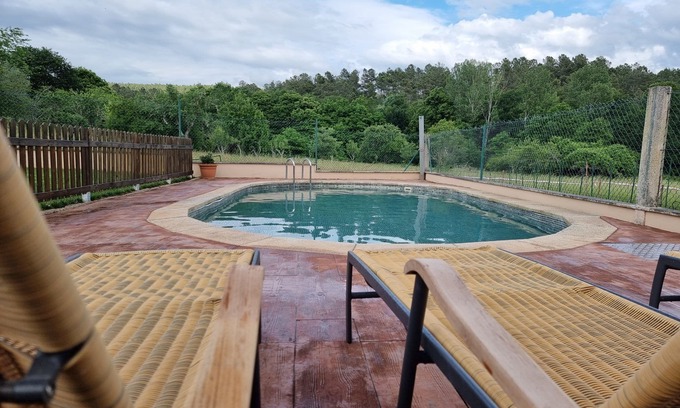 Pepin House | Country House 'Aldea Rural A Cortiña Apartamento 2' with Mountain View, Shared Pool and Wi-Fi