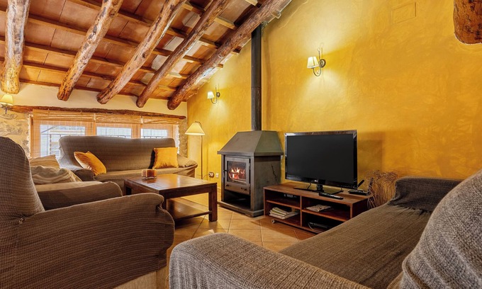 Pauls House | Country House 'Antic Forn De Paüls' with Mountain View, Wi-Fi and Air Conditioning