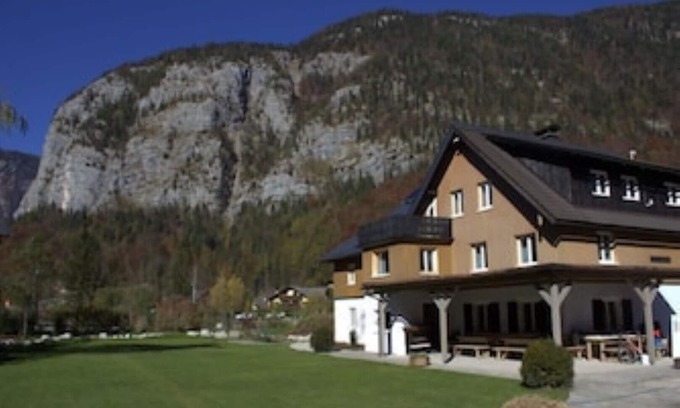 Obertraun Cottage | Country house by the lake - Salzkammergut, 100 m to the beach