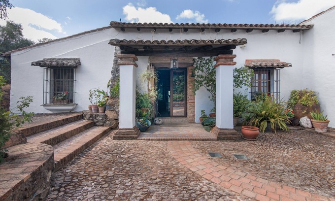 El Campillo House | Country House 'Caldera Vieja' with Mountain View, Shared Pool and Shared Garden