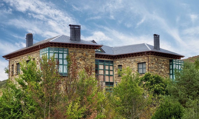 Santa Cruz de Montes House | Country House 'C T R Montealegre' with Mountain View, Private Garden and Wi-Fi