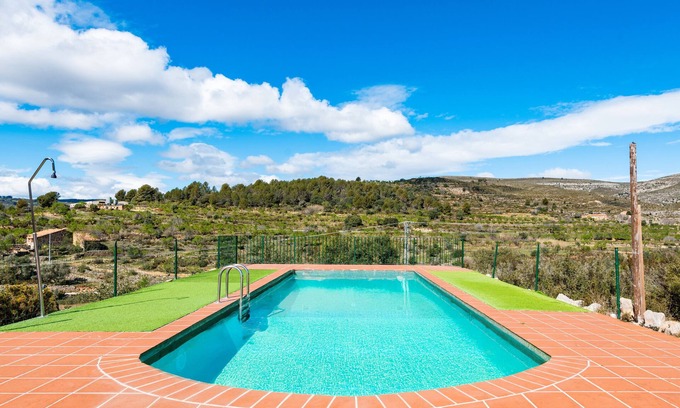 Vilar de Canes House | Country House 'Casa Jaraiz' with Mountain View, Shared Pool and Wi-Fi