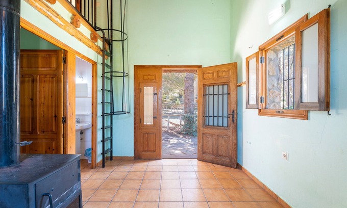 Sinarcas Cabin | Country House 'Cabañas 4' with Mountain View, Shared Pool and Wi-Fi