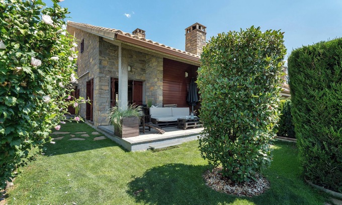 Gavin House | Country House 'Casa Biescas' with Mountain View, Wi-Fi and Air Conditioning