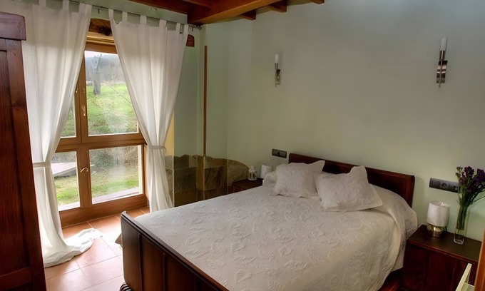 Mondonedo House | Country House 'Casa Da Penela - O Corredor' with Mountain View, Shared Terrace and Wi-Fi