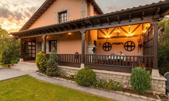 Naves House | Country House 'Casa Grau' with Mountain View, Private Terrace and Wi-Fi