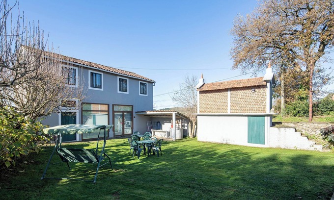 Catasol House | Country House 'Casa La Calleja' with Shared Terrace, Shared Garden and Wi-Fi