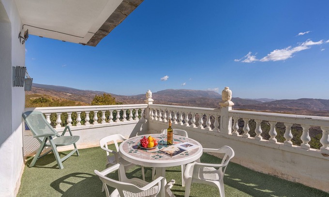 Yegen House | Country House 'Casa Mamica Rosario' with Mountain View, Private Terrace and Wi-Fi