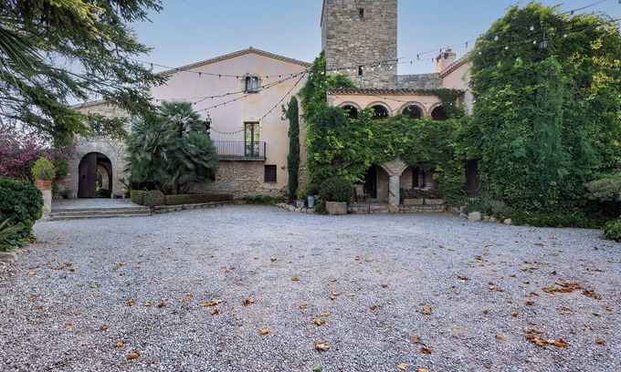 El Bruc House | Country House 'Casa Romaní' with Mountain View, Shared Pool and Wi-Fi