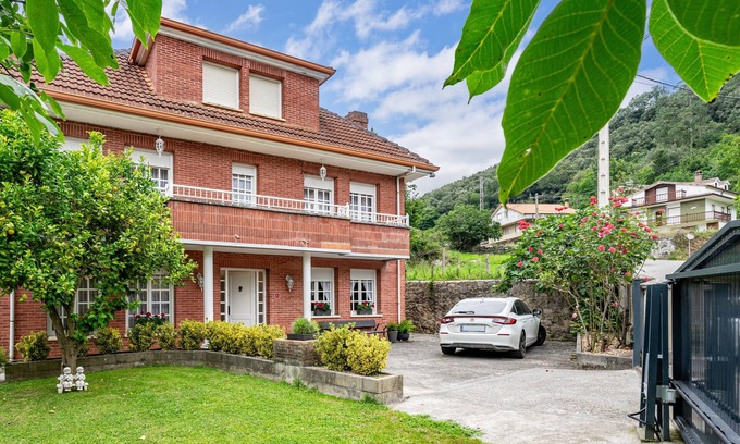 Mentera Barruelo House | Country House 'Casamentera' with Mountain View, Private Terrace and Wi-Fi