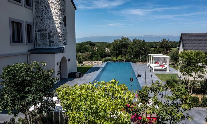 Saint-Cergues House | Country House 'Chateau De Neydens' with Mountain View, Wi-Fi and Air Conditioning