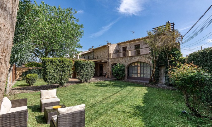 Riumors House | Country House 'Charming Village' with Private Terrace, Wi-Fi and Air Conditioning