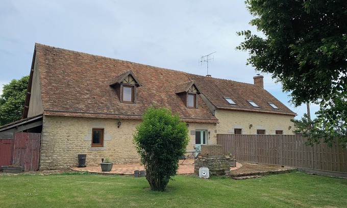 Champfleur Condo | Country house close to town