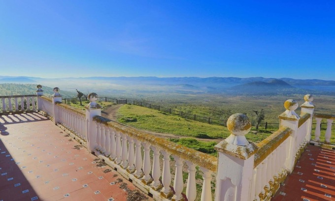 Guadalcanal House | Country House 'Cortijo Los Tomillares' with Mountain View, Wi-Fi and Air Conditioning