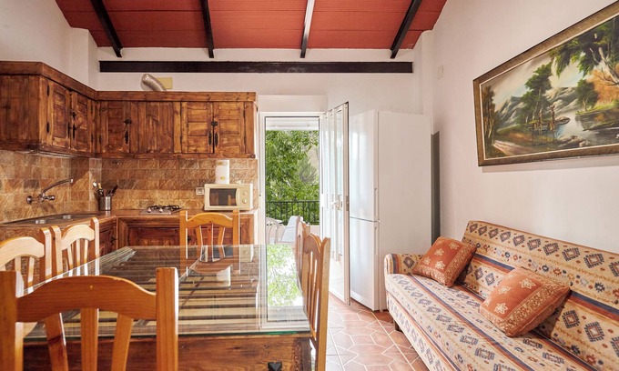 La Iruela House | Country House 'Cortijo De Las Flores 2' with Shared Pool, Shared Terrace and Shared Garden