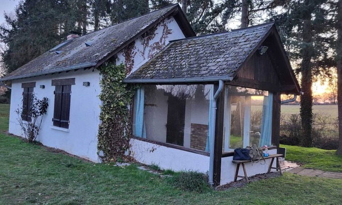 Bannegon Villa | Country House 'Cottage Du Diot, Son Lac Et Son Île' with Private Terrace
