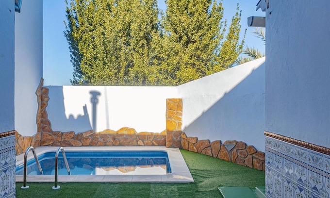 Cuevas Bajas House | Country House Cuevas Bajas by Genil River