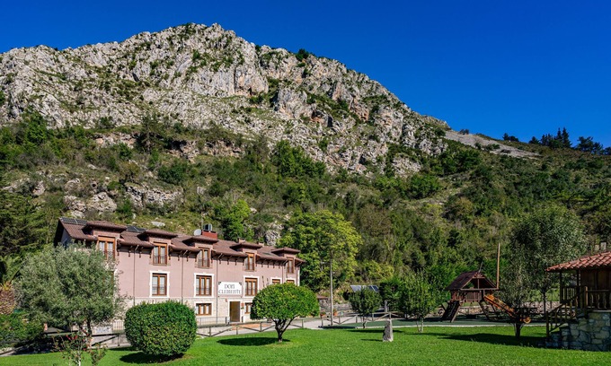 San Juan de Parres House | Country House 'Don Clemente 3D' with Mountain View, Private Garden and Air Conditioning