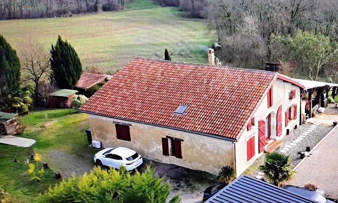 Pouillon House | Country House 'Domaine Baraque' with Mountain View, Wi-Fi and Air Conditioning