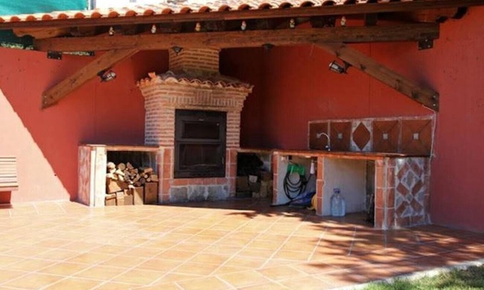 Vadillo House | Country House 'El Mirador De Campumedra' with Mountain View, Private Terrace and Wi-Fi