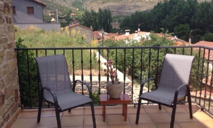Yanguas House | Country House 'El Mirador De Yanguas' with Mountain View, Private Terrace and Wi-Fi