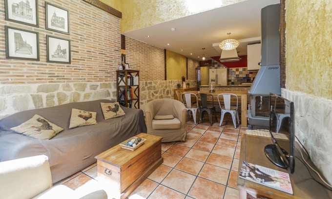 Lerma House | Country House 'El Palomar De La Cuesta' with Private Garden and Wi-Fi