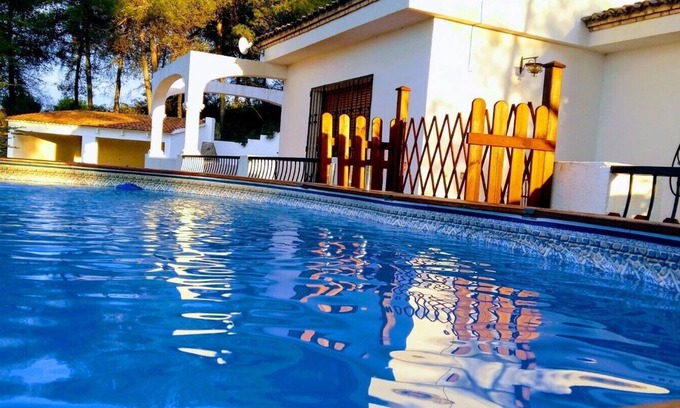 Agullent House | Country House 'El Parais' with Mountain View, Private Pool and Wi-Fi