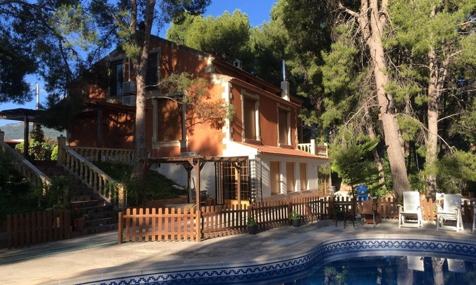 Moratalla House | Country House 'El Pinar De La Loma' with Private Pool, Wi-Fi and Air Conditioning