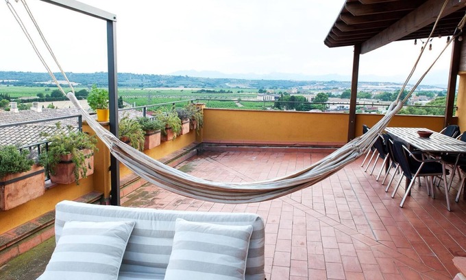 Garriguella House | Country House 'El Torn' with Mountain View, Wi-Fi and Air Conditioning