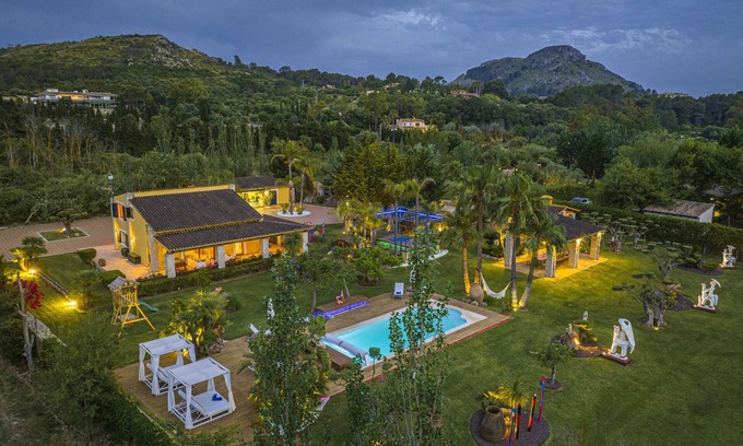 Alcudia Villa | Country House 'Els Oscols 53' with Sea Views, Wi-Fi and Air Conditioning