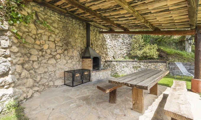 Oden House | Country House 'Espunyes Confort' with Mountain View, Shared Pool and Wi-Fi