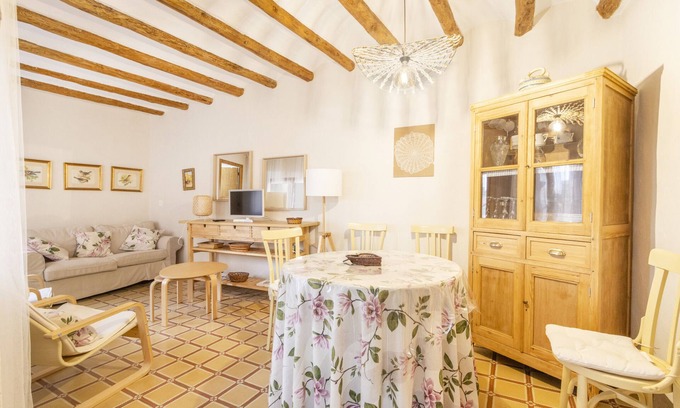 Juncosa House | Country House 'Estel Miracle' with Private Terrace and Private Garden