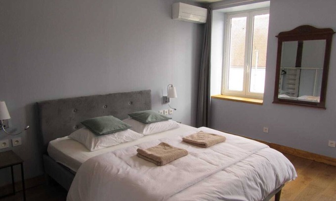 Chateaumeillant House | Country house for 15 people with pool/garden 3 hours from Paris