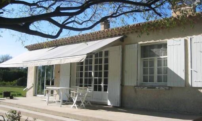 Oppede House | Country house facing the Luberon and the village of Oppède Old