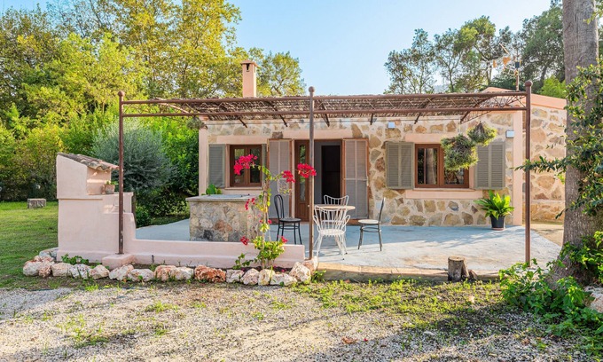 Puigpunyent Villa | Country House 'Finca Ses Pomeres' with Private Terraces and Wi-Fi