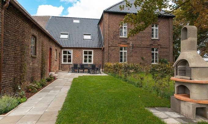 Xanten House | Country house for families and groups with optional wellness