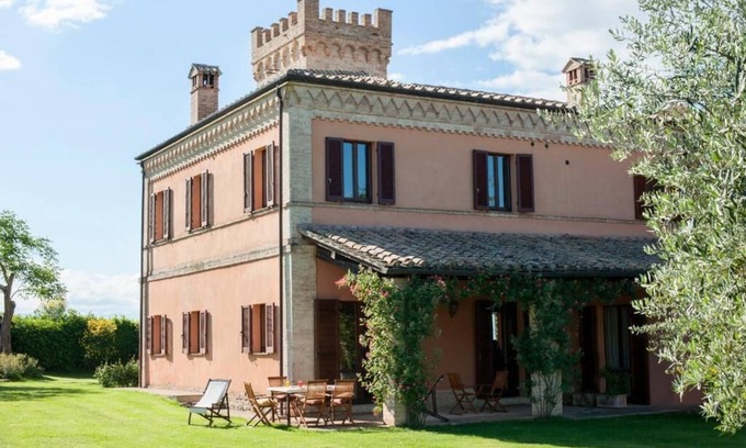 Pietrauta Apartment | Country House Fountain - Tower