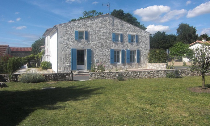 Corme Ecluse House | country house near the sea