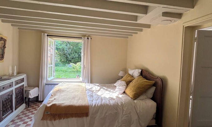 Saint-Aquilin-de-Pacy House | Country house in the heart of a forest offering peace and quiet, 50 minutes from Paris