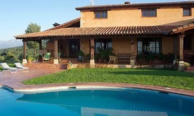 Candeleda Cottage | Country house (full rental) La Mogorra for 11 people