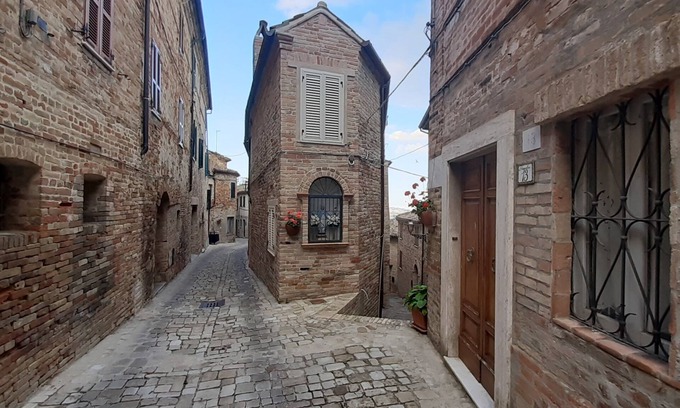 Cossignano Apartment | Country house in the Marche - apartment as an island of calm between sea and mountains
