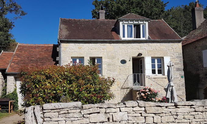 Chevroches House | Country house in charming village, close to the Canal du Nivernais.