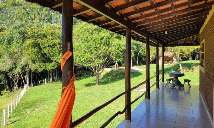 Extrema Cottage | Country house in Extrema with natural water pool, we accept pets