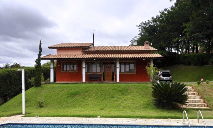 Paruru House | Country house in gated community in Ibiúna, with pool and barbecue.