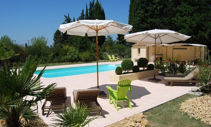 Valreas Villa | Country House in Provence with Garden Access