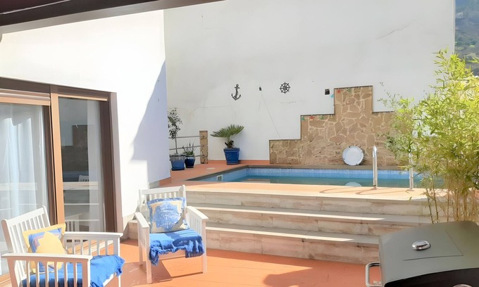 Cazorla House | Country House 'La Casa De La Pintora' with Mountain View, Private Pool and Wi-Fi