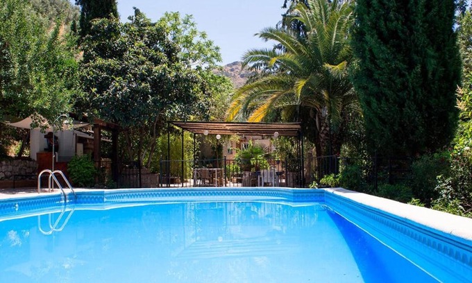 Cazorla House | Country House 'La Casa De La Piscina' with Mountain View, Wi-Fi and Air Conditioning